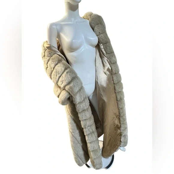 Dennis Basso Elegant Tan Faux Fur Coat sz L - Picture 4 of 10